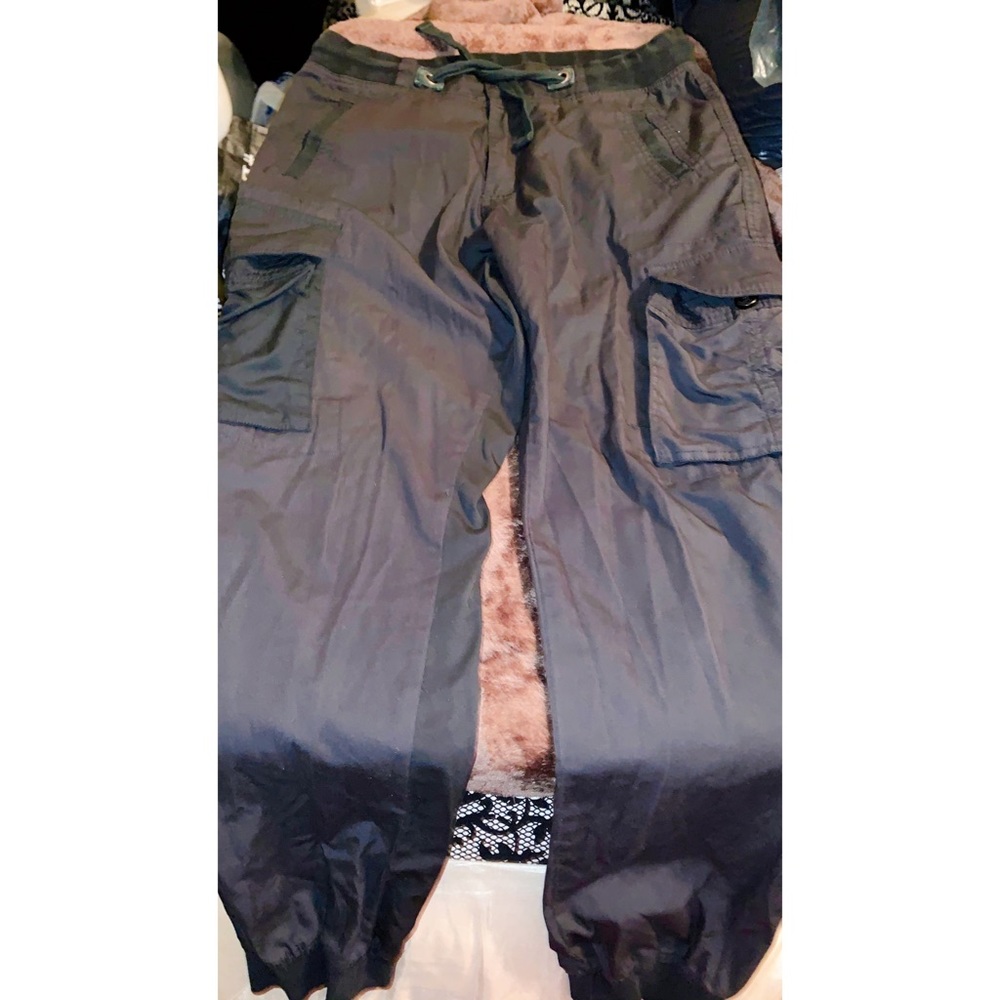 LR Scoop Cargo Black Pants